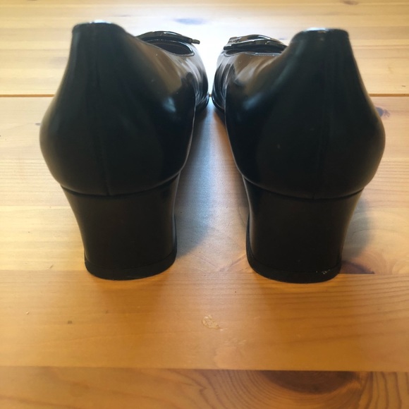 Salvatore Ferragamo Leather Logo Monogram Loafers - Picture 7 of 7